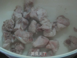 菌菇排骨汤的做法步骤：2