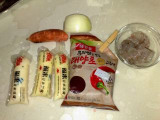 【平淡的幸福】虾仁日本豆腐的做法步骤：1