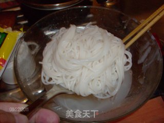 炒米粉的做法步骤：3