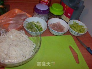 炒米粉的做法步骤：4