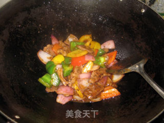 甜椒黑椒炒西冷牛肉的做法步骤：8