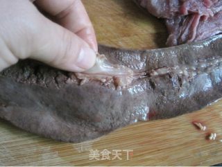 健脾益肾 猪横脷瘦肉煲淮山的做法步骤：2