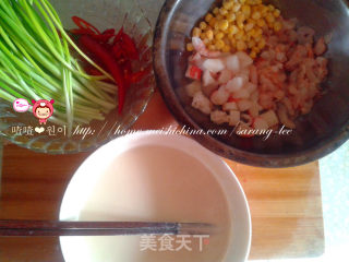 鲜味十足的韩式海鲜葱饼 해물파전的做法步骤：1
