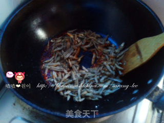 朝鲜美食—韩式酱辣小银鱼~的做法步骤：6