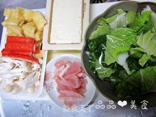 鸡肉豆腐味增锅的做法步骤：2