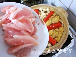 鸡肉豆腐味增锅的做法步骤：10