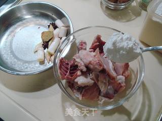 黄焖栗子鸡的做法步骤：2