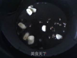 西红柿蛋花面的做法步骤：2
