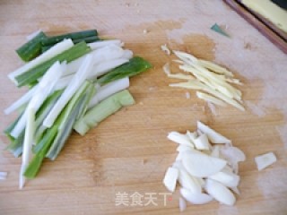葱爆肉丝的做法步骤：4