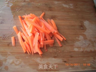 青椒拌金针菇的做法步骤：2
