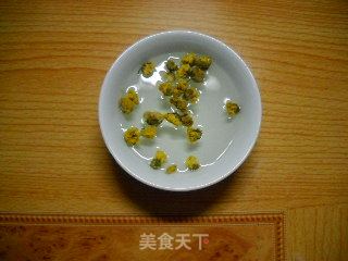 杞菊冰糖银耳羹的做法步骤：3
