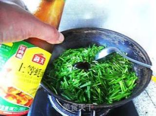 蚝油海米炒韭菜的做法步骤：5