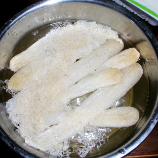 “ 蘑”力“食”足—鲜虾豆腐酿竹荪的做法步骤：1