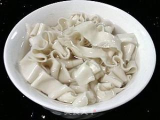 【随意的午餐】虾皮鸡蛋炒面的做法步骤：4