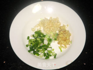 清水浸海鲈鱼的做法步骤：2