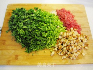 雪里蕻肉末炒豆腐干的做法步骤：2
