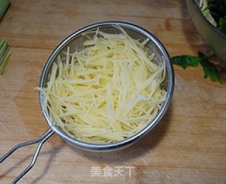 三丝一果的做法步骤：1