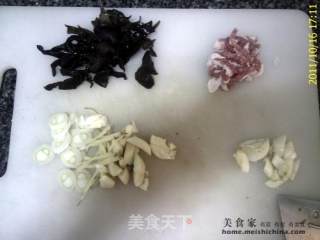红烧大眼鱼的做法步骤：2