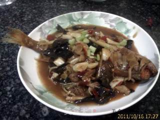 红烧大眼鱼的做法步骤：7