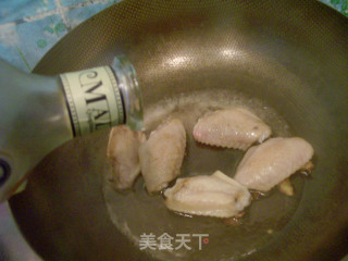 红酒煨鸡翅的做法步骤：4