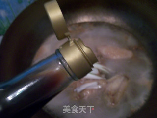 红酒煨鸡翅的做法步骤：5