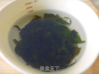 【养生汤煲】简单好汤---螺旋藻豆芽肉片汤的做法步骤：3