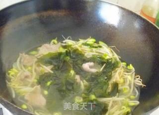 【养生汤煲】简单好汤---螺旋藻豆芽肉片汤的做法步骤：8
