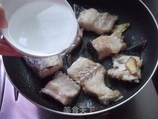 鱼骨牛奶   黄绿豆煲鱼骨汤的做法步骤：7