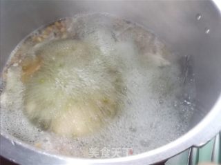 鱼骨牛奶   黄绿豆煲鱼骨汤的做法步骤：10