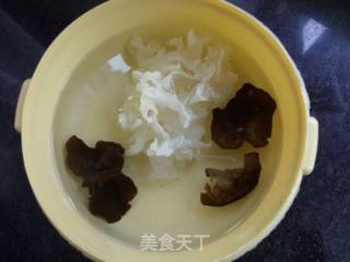 八宝骨头煲的做法步骤：2