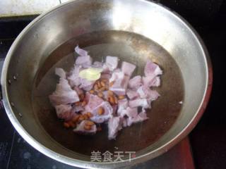 八宝骨头煲的做法步骤：3