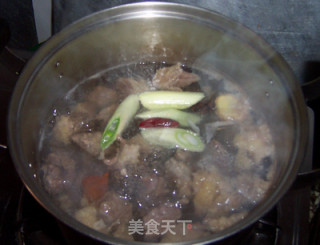 胡萝卜炖牛腩的做法步骤：5