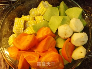 南北杏青紅蘿蔔豬肉湯的做法步骤：3