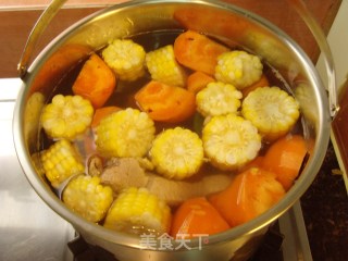 南北杏青紅蘿蔔豬肉湯的做法步骤：4