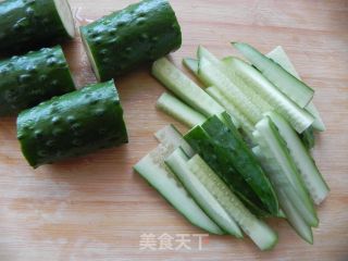 五分钟成就的小菜－－盐水瓜条的做法步骤：3