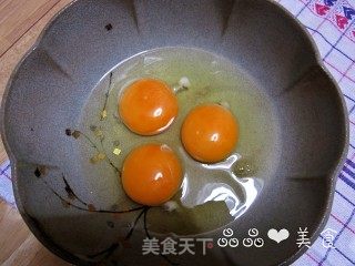 大人孩子都爱的——蟹肉棒玉子烧的做法步骤：2