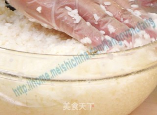 日式腐皮金字塔饭团的做法步骤：1
