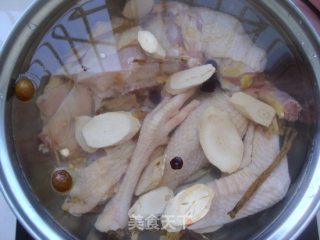 滋补药膳鸡汤火锅的做法步骤：5