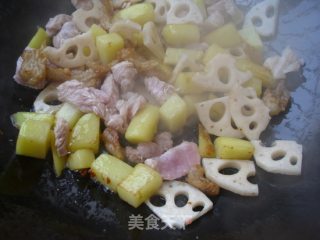 土豆烧肉的做法步骤：6