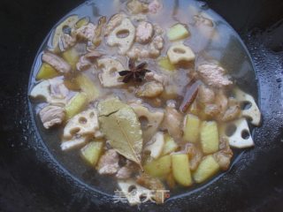 土豆烧肉的做法步骤：7