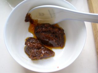 沙茶酱猪蹄的做法步骤：2