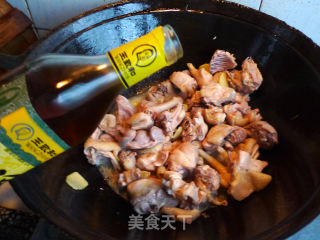 香菇炒鸡的做法步骤：5