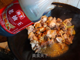 香菇炒鸡的做法步骤：6