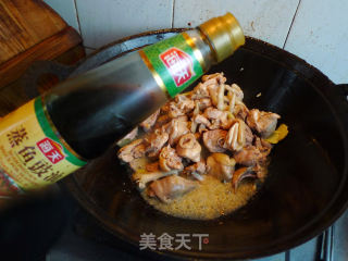 香菇炒鸡的做法步骤：7