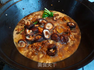 香菇炒鸡的做法步骤：10
