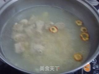 【养生汤煲】薏米山药煲鸭汤的做法步骤：5