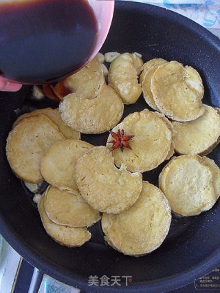 【家常菜】香煎素鸡的做法步骤：9
