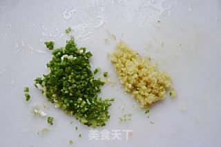 翡翠烧卖（绿茶）的做法步骤：2