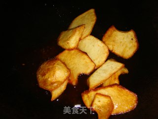 拔丝土豆的做法步骤：9