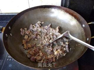 酸甜辣咸给力菜----------------酸豆角鸡杂的做法步骤：6
